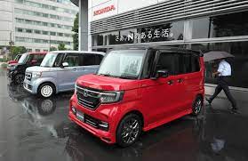 Japanese people love Compact cars which is east to drive in Japanese narrow roads